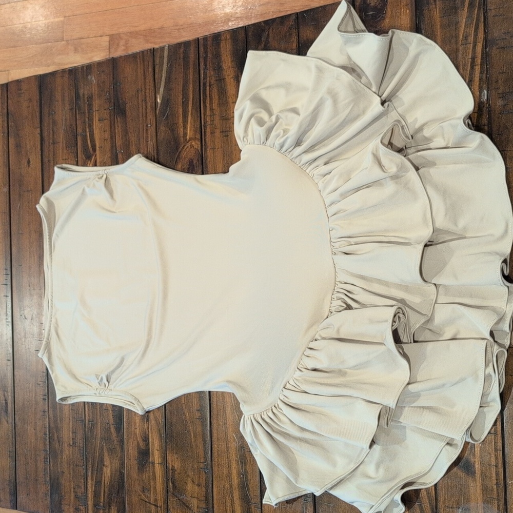 Belle The Label dress - Picture 3 of 11